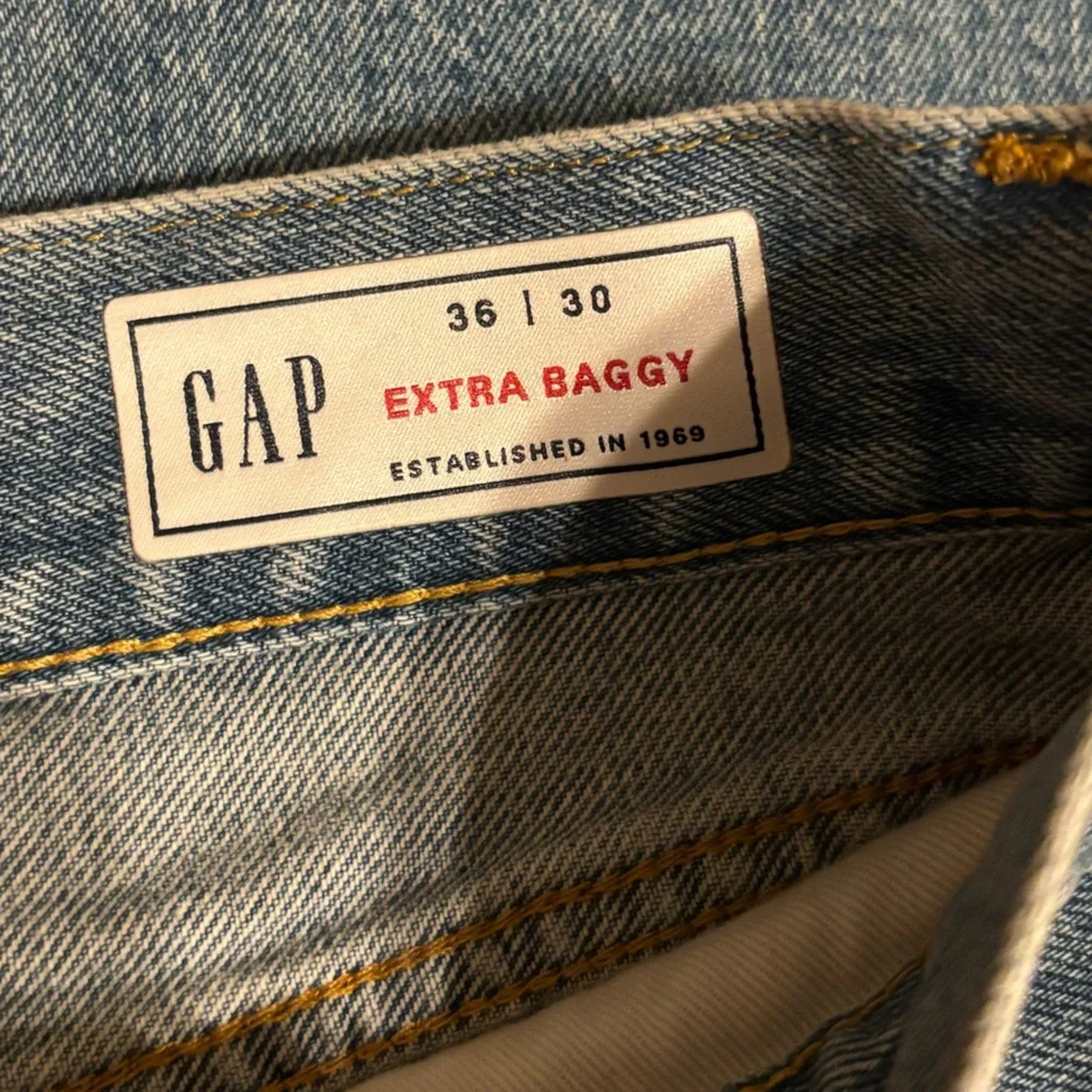 GAP Medium Wash Extra Baggy Jeans NWT - Picture 7 of 7